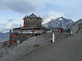 Alpentour 2015 0080 Tibethuette